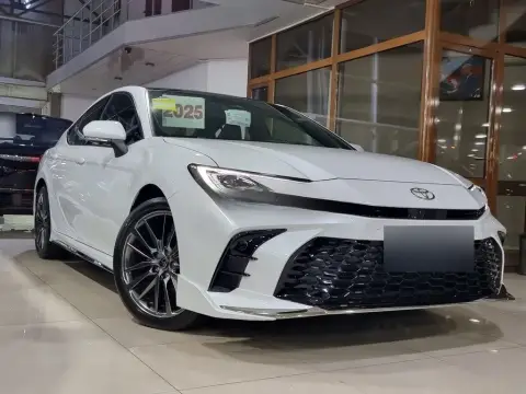 Toyota Camry 2025 — миниатюра 8