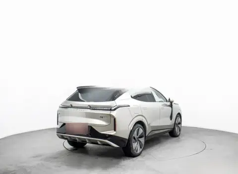 Lynk & Co 08 2025 — миниатюра 2