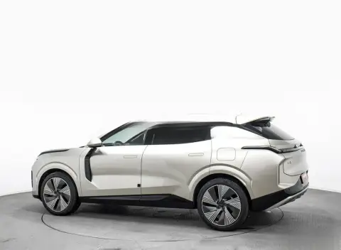 Lynk & Co 08 2025 — миниатюра 6