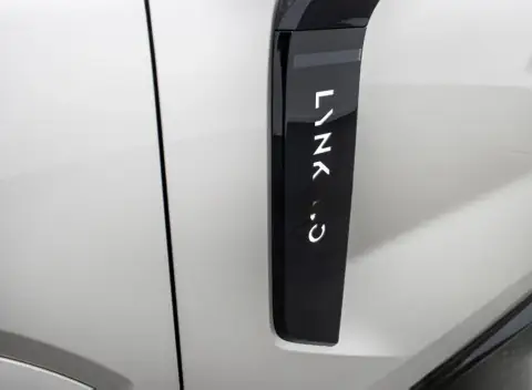 Lynk & Co 08 2025 — миниатюра 9