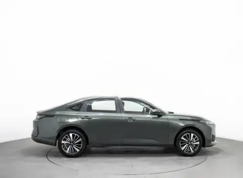 Changan Qiyuan A05 2025 — миниатюра 5