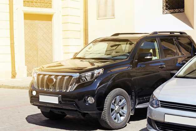 Сравнительный анализ Toyota Urban Cruiser Hyryder и Maruti Brezza