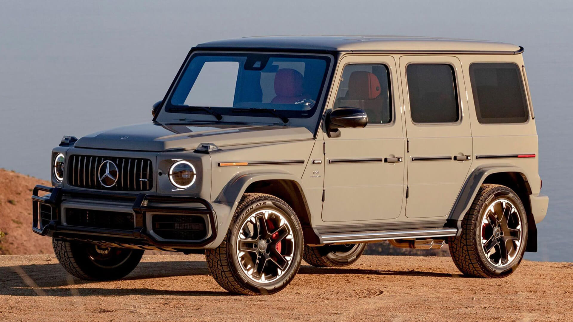 Mercedes-Benz G-Class 2025: легенда адаптируется к России