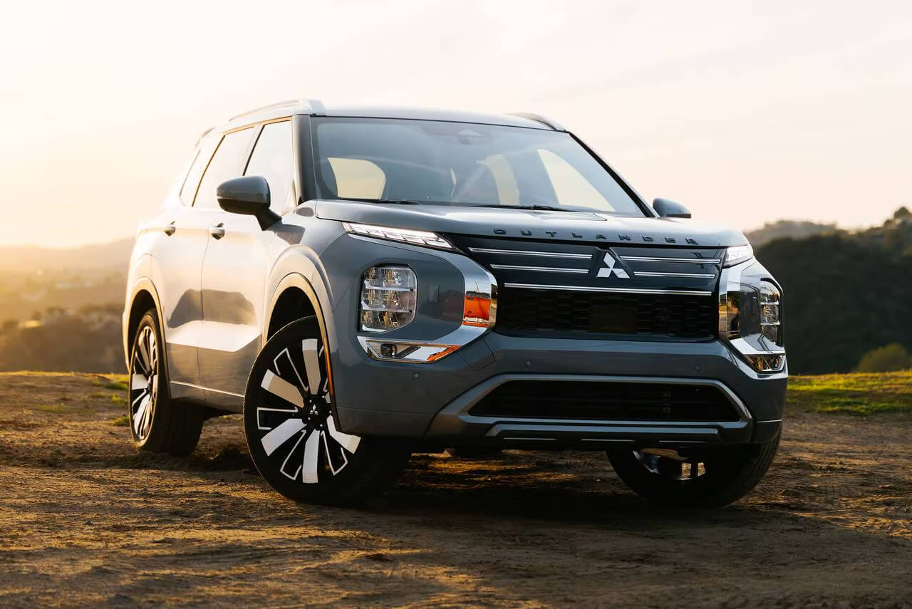 Mitsubishi Outlander: главный кроссовер компании